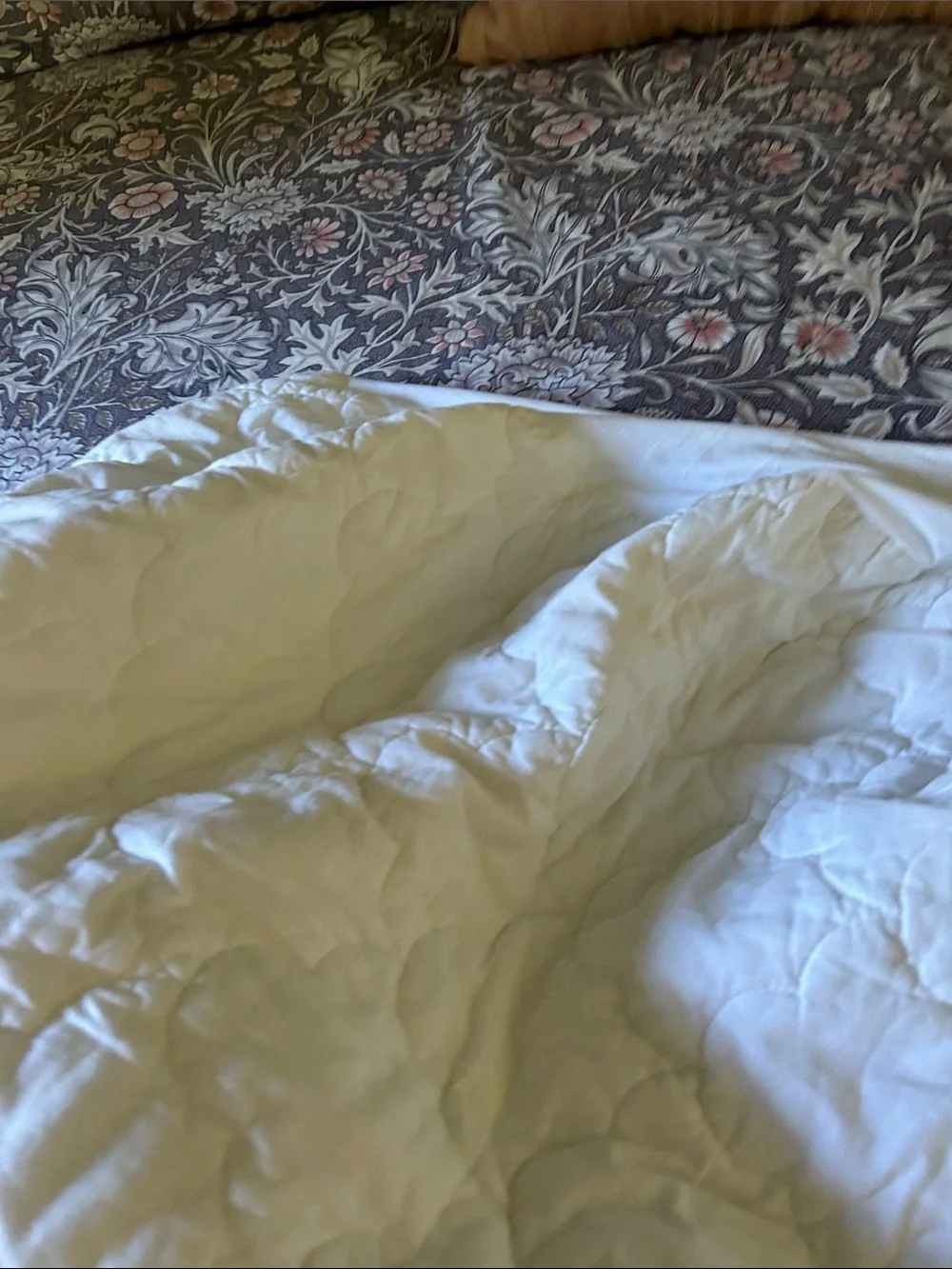 White Cotton twin xl mattress pad | used once | no stains